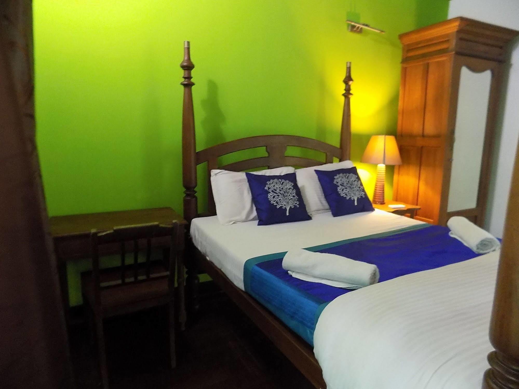 Elphinstone Residency Bed & Breakfast Kochi Exterior foto