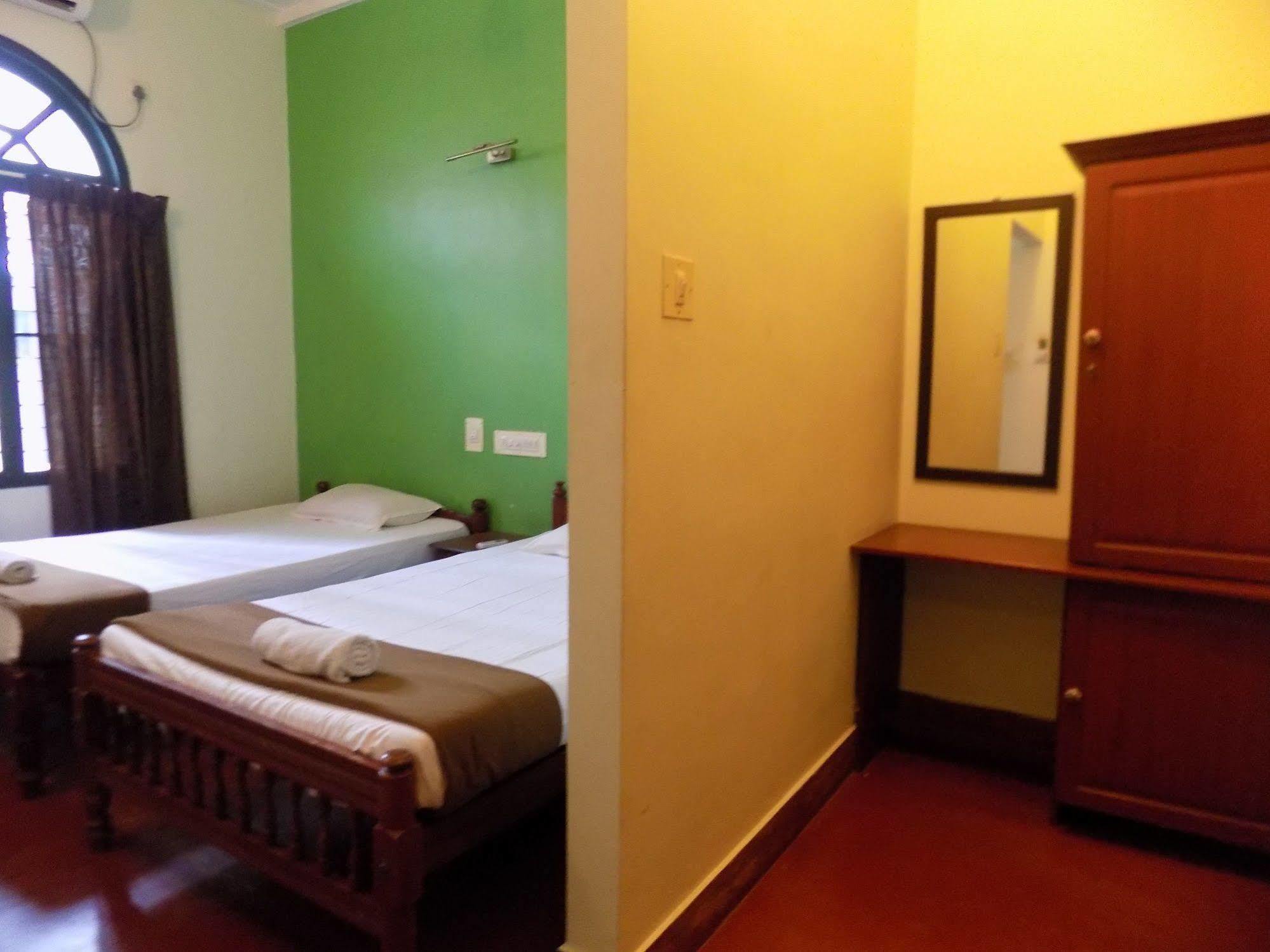 Elphinstone Residency Bed & Breakfast Kochi Exterior foto
